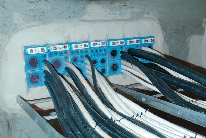 Roxtec Cable Entry : Conduit Seals, EM/RM Modules, EZ ...